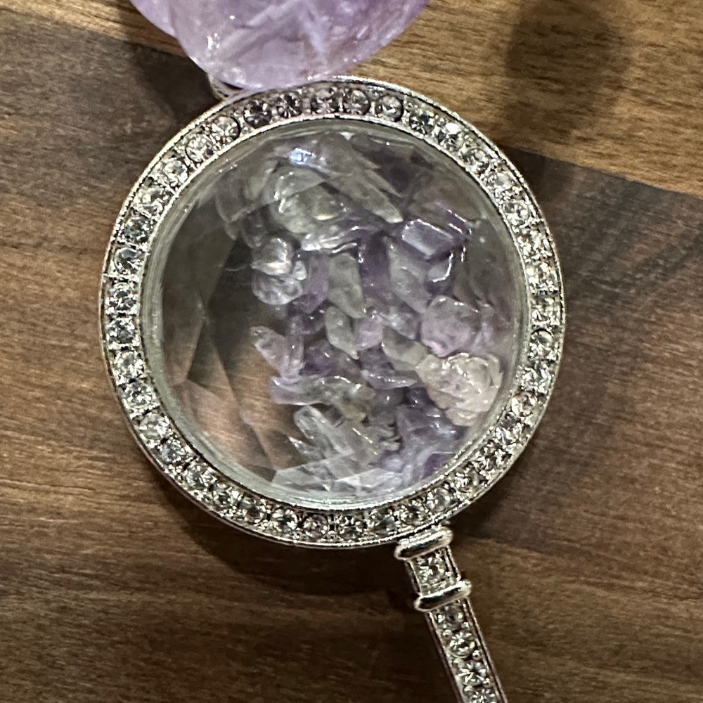 Sweet Water HangCharm (Amethyst,Fluorite, White Catās Eye,Black Iridescent Shell - Picture 6 of 9